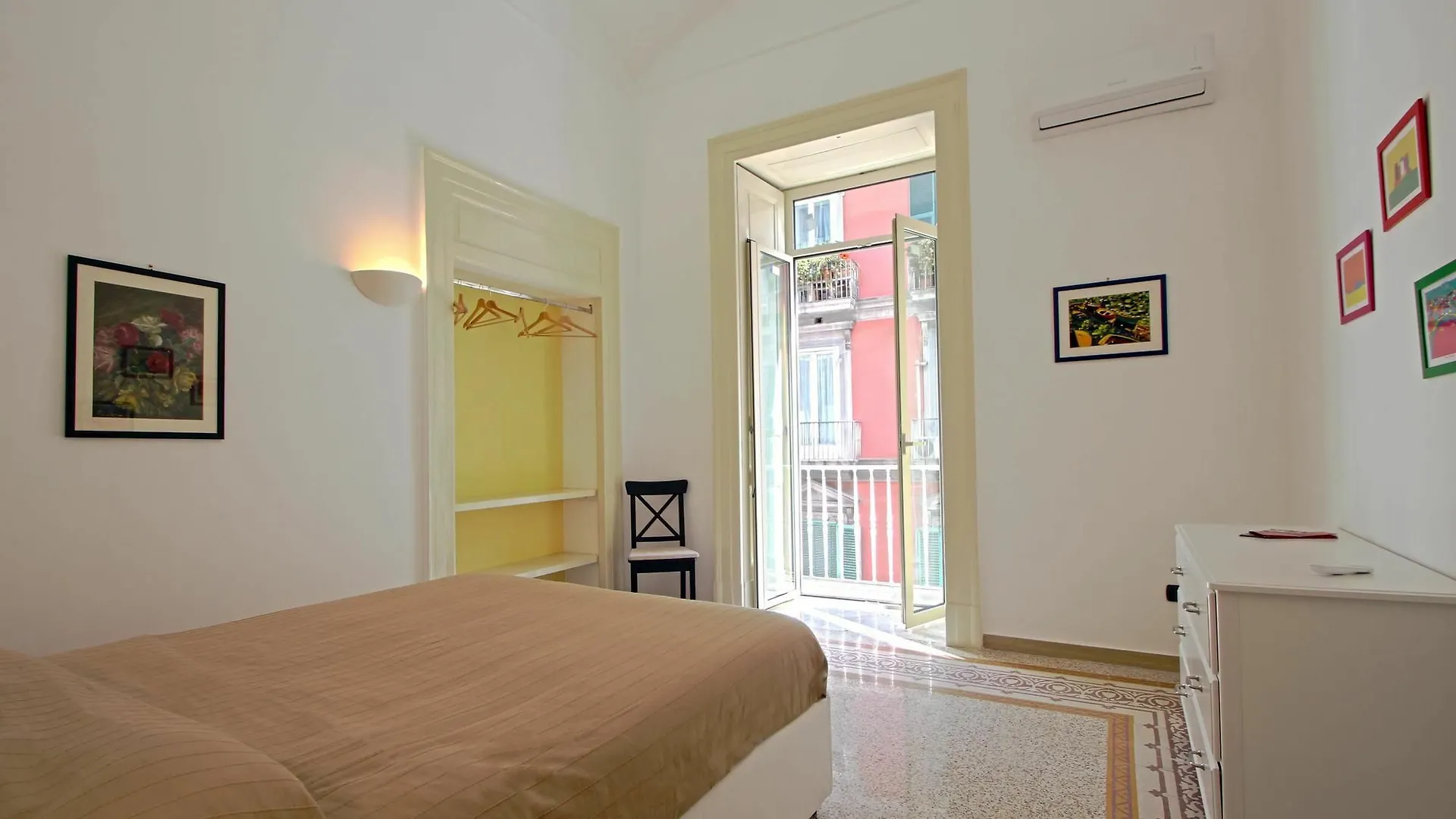 Feeling Italy - Naples Apartment